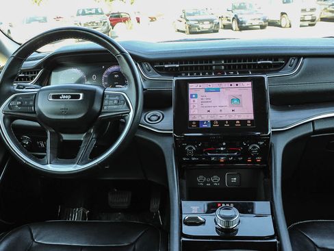 Used 2022 Jeep Grand Cherokee L Limited image 13