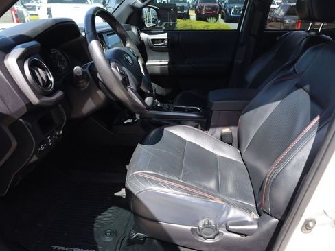 Used 2019 Toyota Tacoma TRD Pro AWD/4WD image 11
