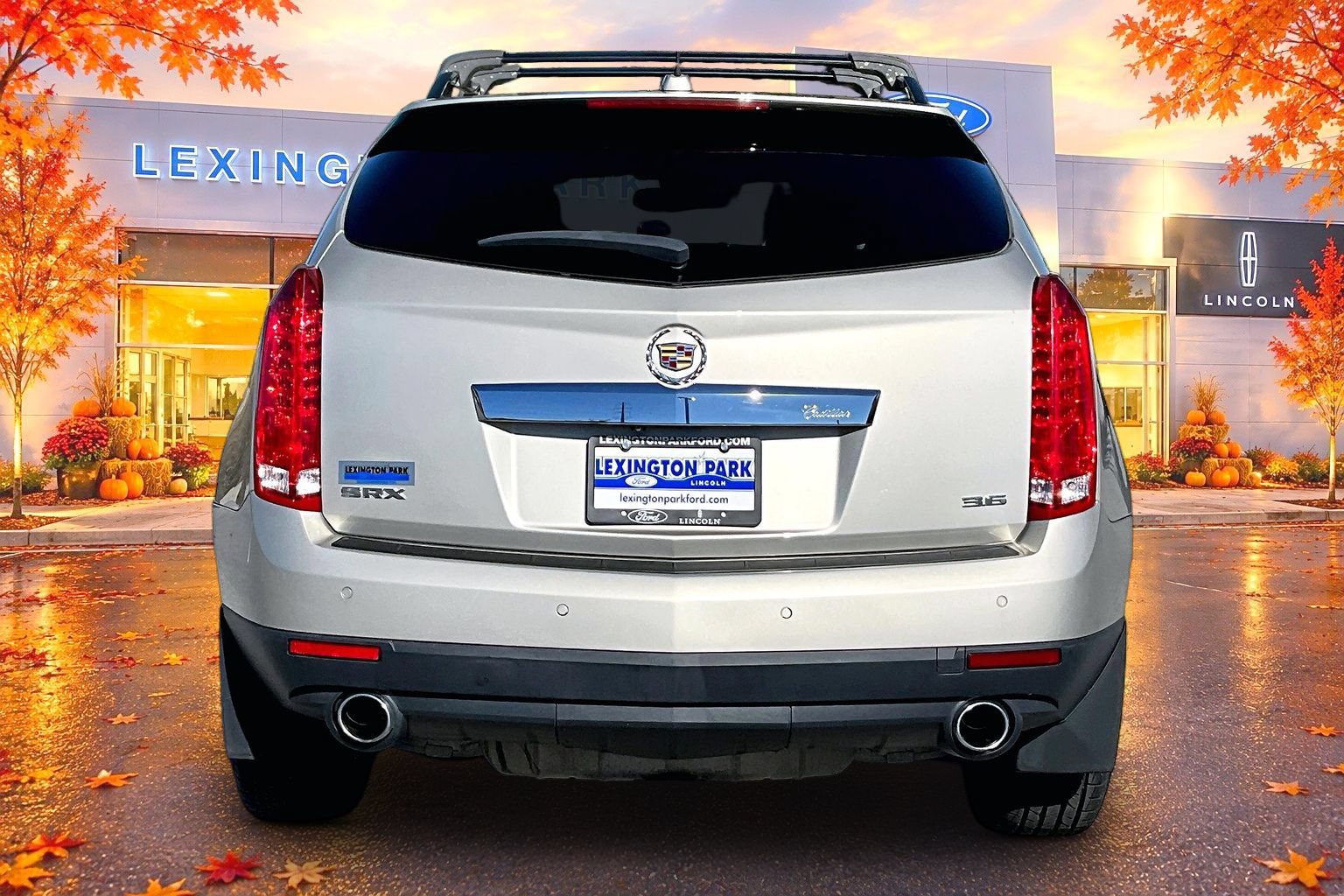 Used 2015 Cadillac SRX Luxury w/ Driver Awareness Package FWD image 6