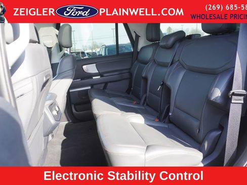 Used 2025 Ford Expedition Active image 15