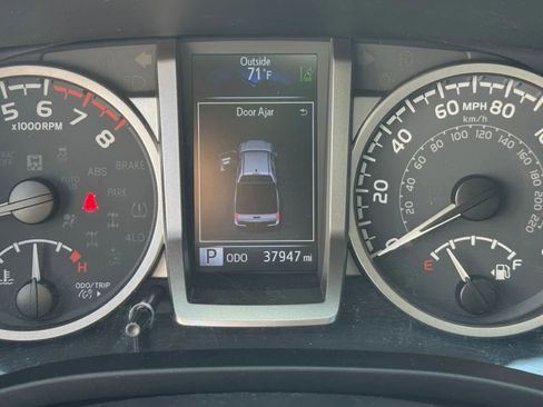 Used 2022 Toyota Tacoma Limited image 58