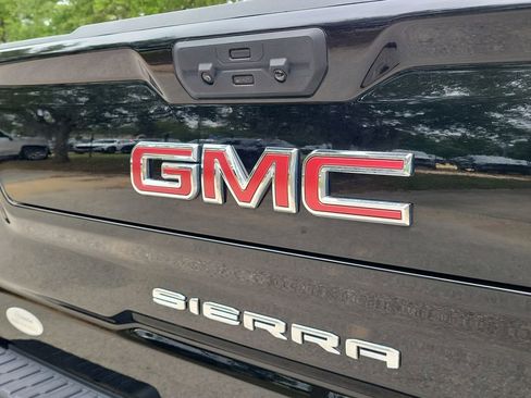 Used 2022 GMC Sierra 1500 SLT w/ SLT Convenience Package AWD/4WD image 9