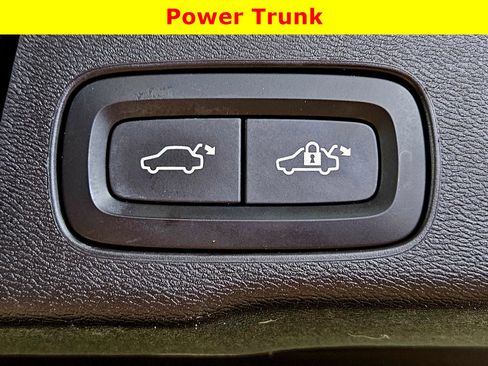 Used 2019 Volvo XC60 T8 Inscription w/ Advanced Package image 31