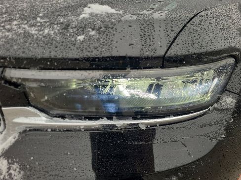 Used 2023 Jeep Grand Cherokee Limited w/ Luxury Tech Group II image 30