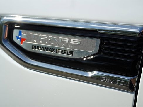 New 2026 GMC Sierra 1500 SLT image 10