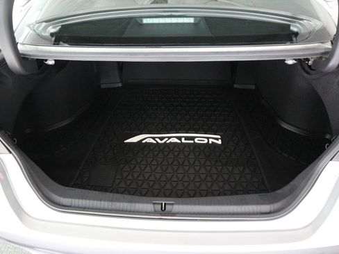 Used 2019 Toyota Avalon XSE w/ All Weather Liner Package FWD image 35