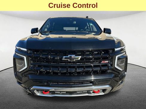 Used 2025 Chevrolet Suburban Z71 AWD/4WD image 4