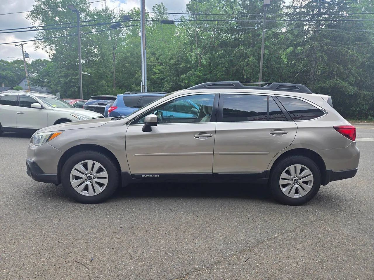 Used 2016 Subaru Outback 2.5i Premium AWD/4WD image 18