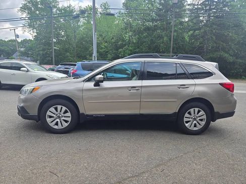 Used 2016 Subaru Outback 2.5i Premium AWD/4WD image 18