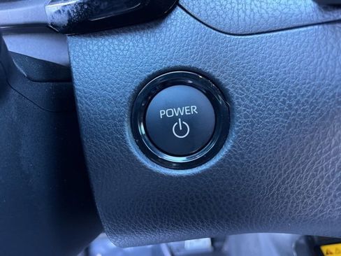 Used 2025 Toyota Camry SE image 22