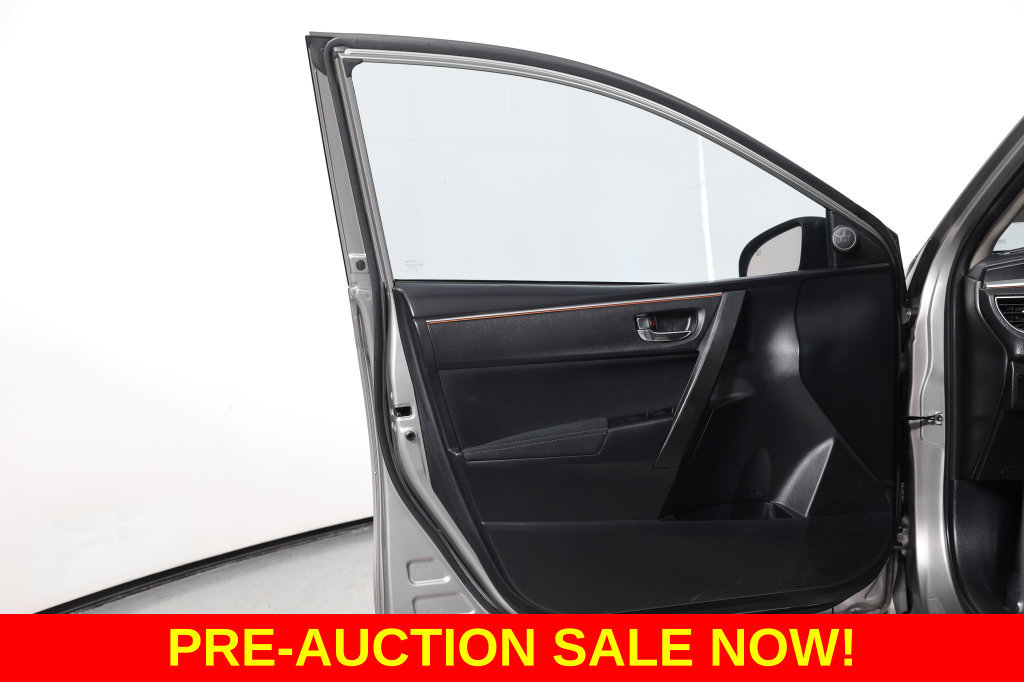 Used 2015 Toyota Corolla LE FWD image 30