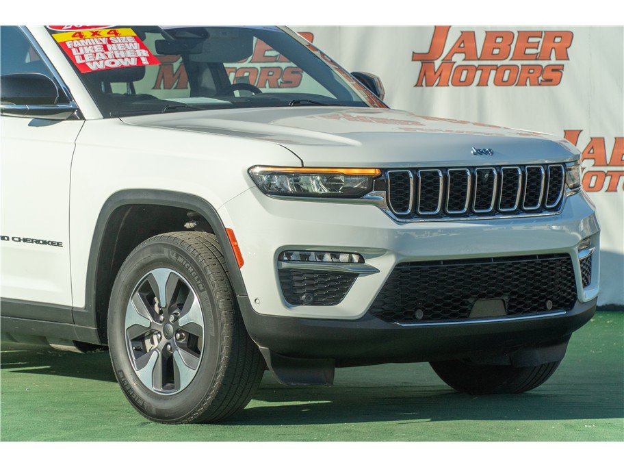 Used 2022 Jeep Grand Cherokee Limited 4xe w/ Luxury Tech Group II AWD/4WD image 39