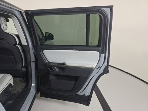 Used 2024 Rivian R1S Adventure AWD/4WD image 19