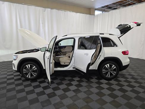 Certified 2025 Mercedes-Benz GLB 250 4MATIC image 12