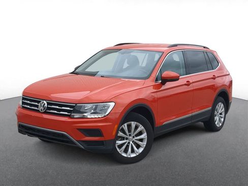 Used 2018 Volkswagen Tiguan SE image 1