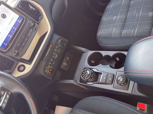 Certified 2023 Ford Bronco Sport Heritage w/ Heritage Convenience Package AWD/4WD image 21