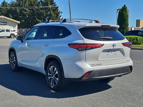 Used 2023 Toyota Highlander XLE FWD image 15