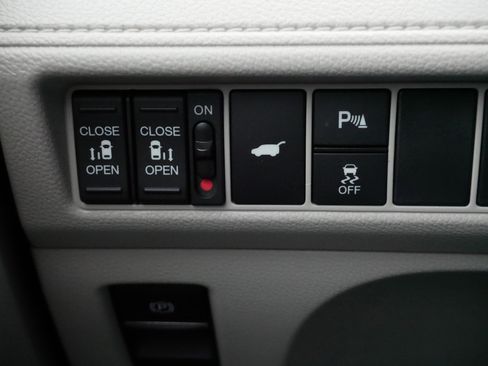 Certified 2026 Honda Odyssey Touring image 26