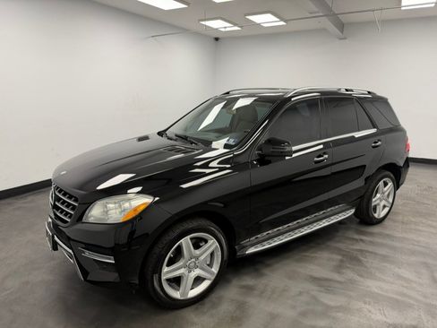 Used 2013 Mercedes-Benz ML 550 4MATIC image 4