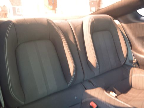 Used 2018 Ford Mustang Coupe RWD image 19