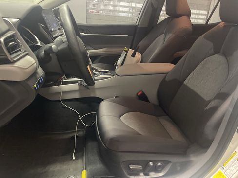 Used 2024 Toyota Camry LE image 7