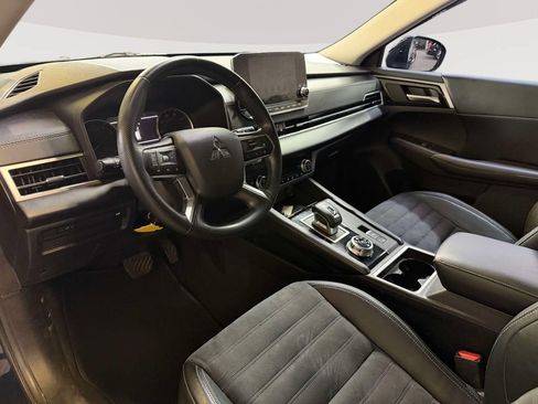 Used 2022 Mitsubishi Outlander SE AWD/4WD image 12