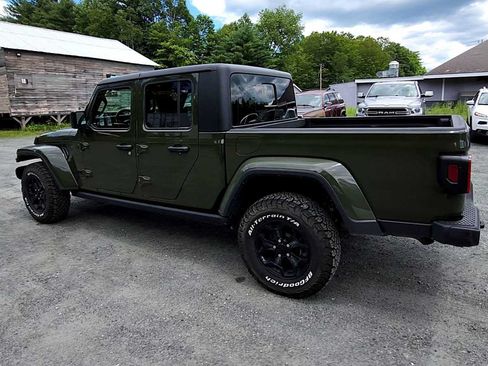 Used 2022 Jeep Gladiator Sport AWD/4WD image 6