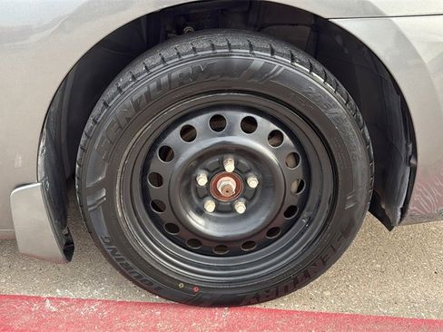 Used 2017 Nissan Sentra S image 33