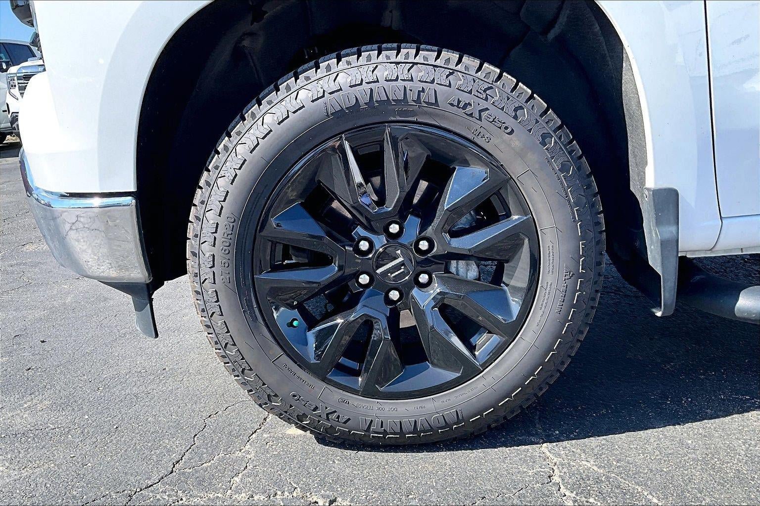 Used 2024 Chevrolet Silverado 1500 LT AWD/4WD image 9