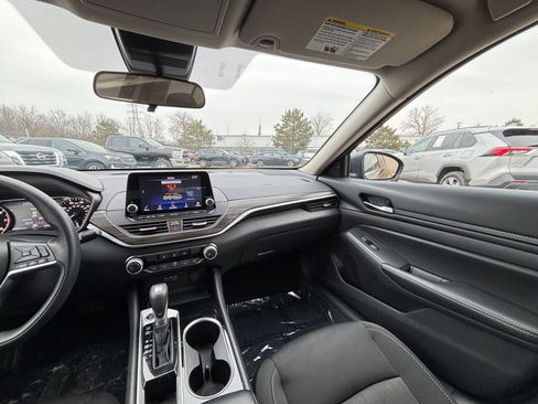 Used 2024 Nissan Altima 2.5 SV image 34