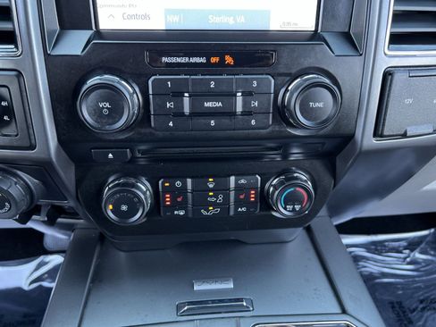 Used 2018 Ford F150 XLT w/ Equipment Group 302A Luxury AWD/4WD image 29
