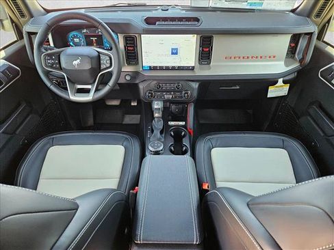 New 2026 Ford Bronco Outer Banks w/ Sasquatch Package AWD/4WD image 15