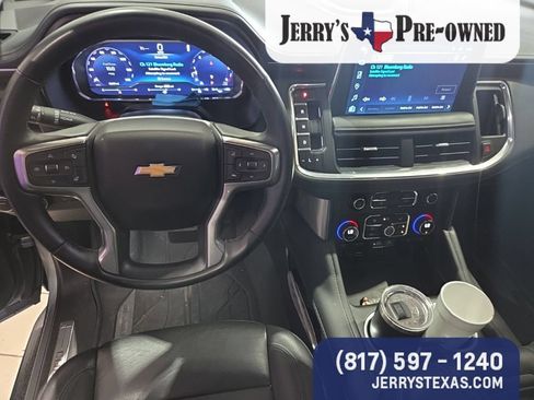 Used 2023 Chevrolet Suburban LT w/ LT Signature Package RWD image 9