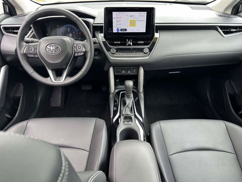 Used 2024 Toyota Corolla Cross XLE w/ Convenience Package AWD/4WD image 14
