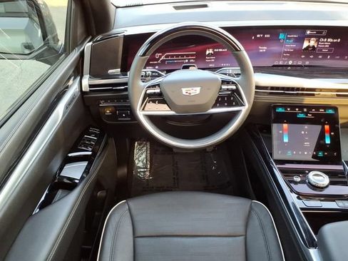 Certified 2025 Cadillac Escalade Sport AWD/4WD image 17