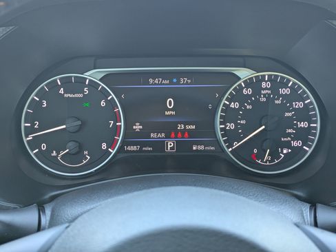 Used 2024 Nissan Sentra SR w/ SR Premium Package image 10