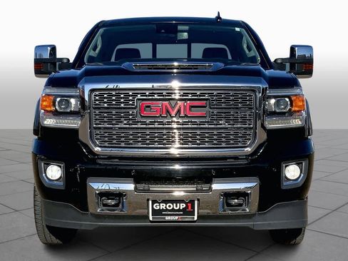Used 2018 GMC Sierra 2500 Denali w/ Duramax Plus Package image 3