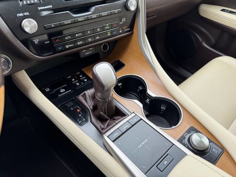 Used 2020 Lexus RX 350 Base 4dr SUV w/ Premium Package image 17