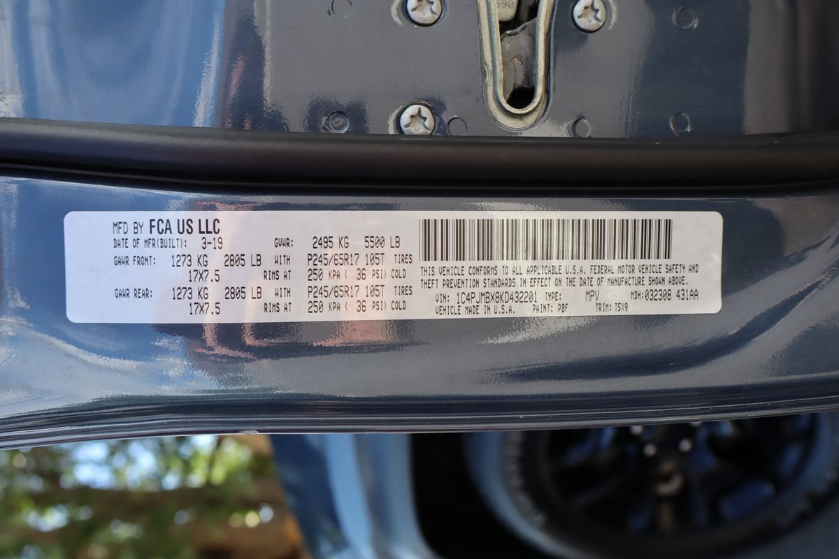 Used 2019 Jeep Cherokee Trailhawk w/ Comfort/Convenience Group AWD/4WD image 45