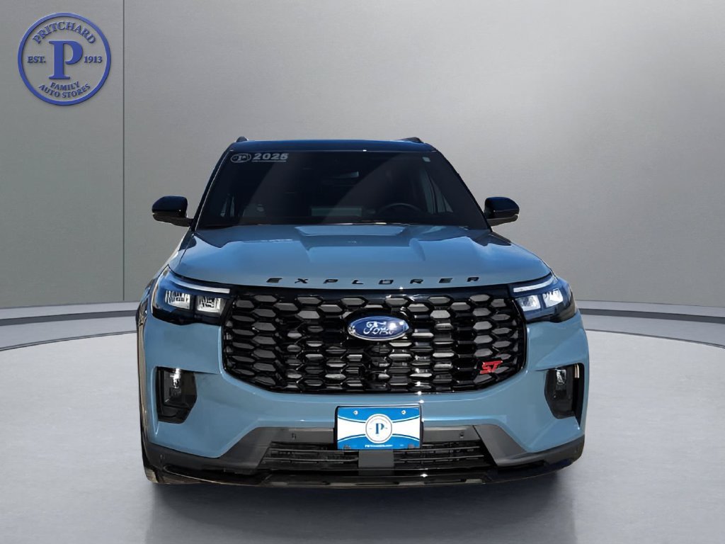 Used 2025 Ford Explorer ST w/ Sun And Sound Package AWD/4WD image 2