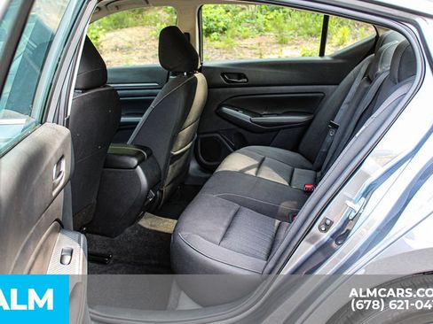 Used 2025 Nissan Altima 2.5 SV FWD image 18