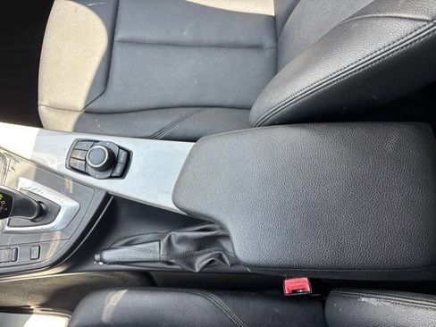 Used 2017 BMW 320i Sedan RWD image 32