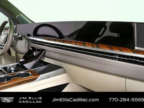 Used 2025 Cadillac Escalade Sport Platinum image 25