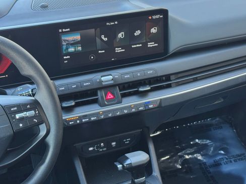 Used 2025 Kia K4 LXS image 21