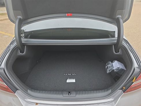 Used 2026 Genesis G70 2.5T image 12