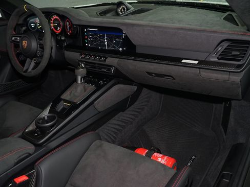 Used 2023 Porsche 911 GT3 RS RWD image 16