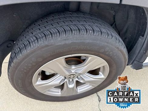 Used 2024 Toyota RAV4 XLE AWD/4WD image 9
