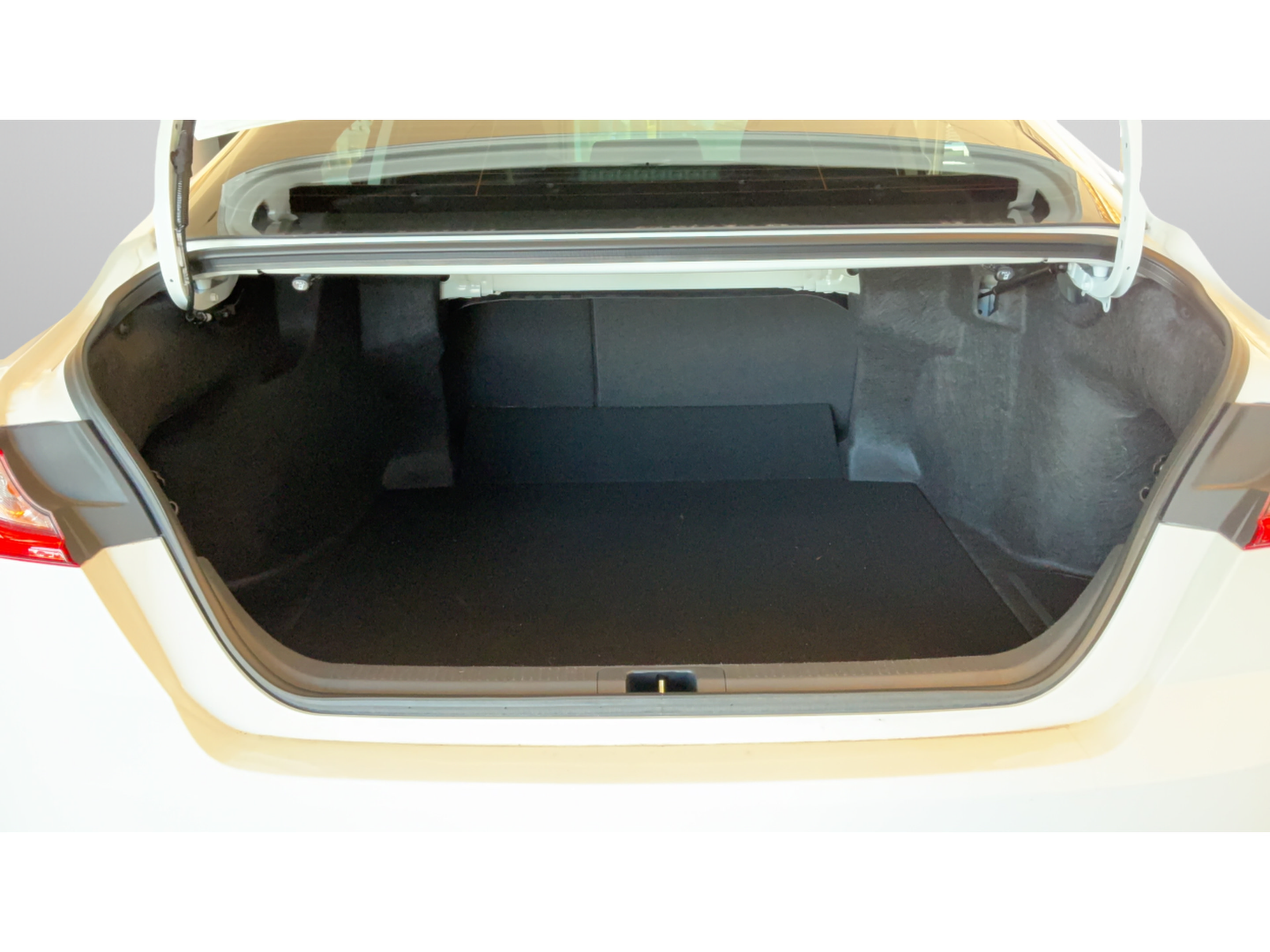 Used 2026 Toyota Camry LE FWD image 32