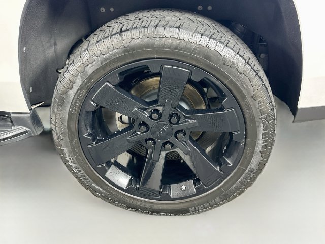Used 2020 GMC Yukon SLT w/ Graphite Performance Edition RWD image 34