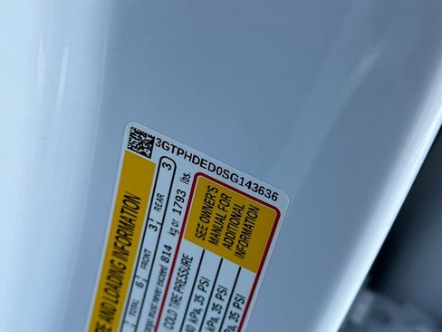 Used 2025 GMC Sierra 1500 SLT image 40